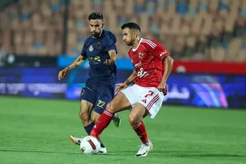 اعتراض كايد على الحكم واحتفال الشحات.. لقطات من مباراة الأهلي والزمالك في القمة (صور)